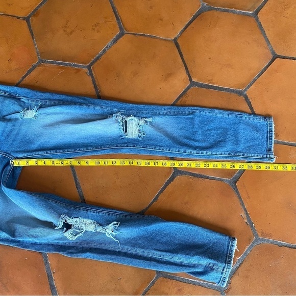 KanCan Women's Mid Rise Distressed Skinny Jeans Medium Wash Size 26 stretch - Picture 8 of 9